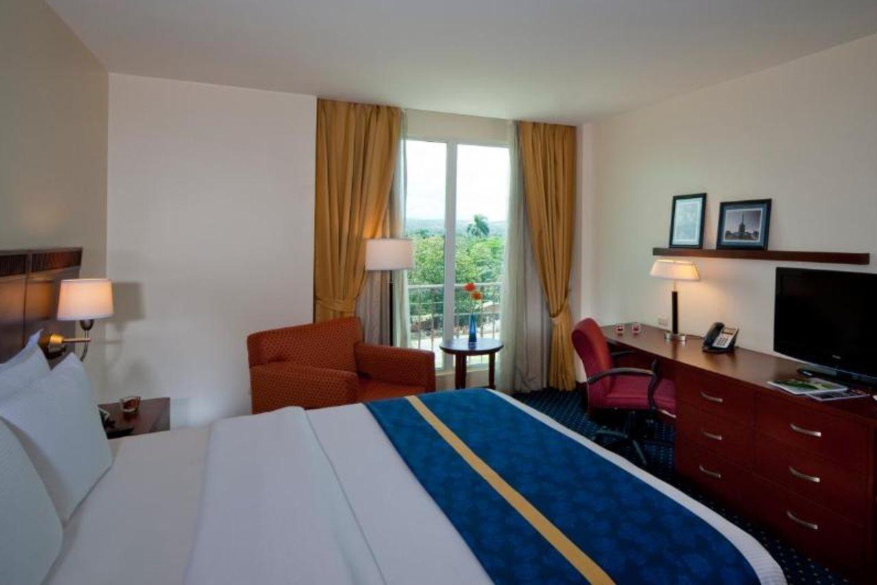 Hodelpa Garden Court Hotel Santiago De Los Caballeros Bagian luar foto