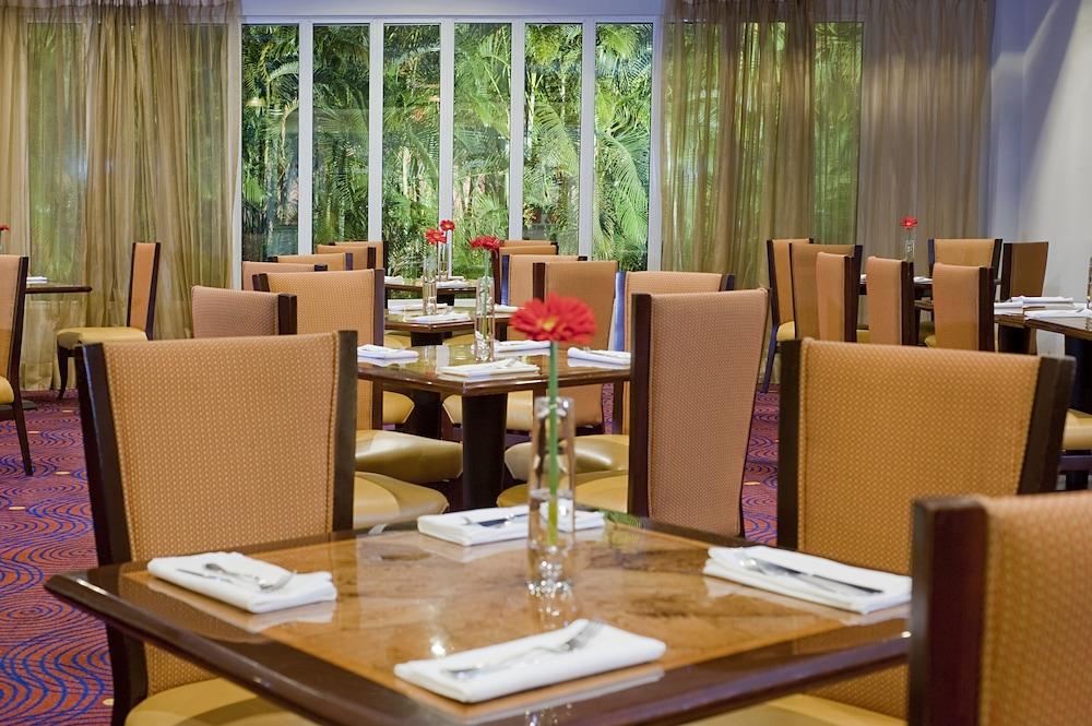 Hodelpa Garden Court Hotel Santiago De Los Caballeros Bagian luar foto